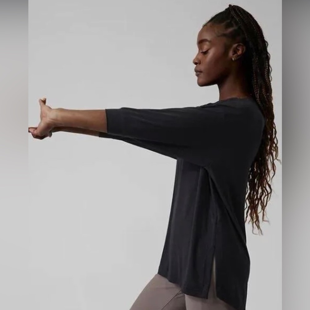 Athleta Inspire Tranquility 3/4 Sleeve Top - Black